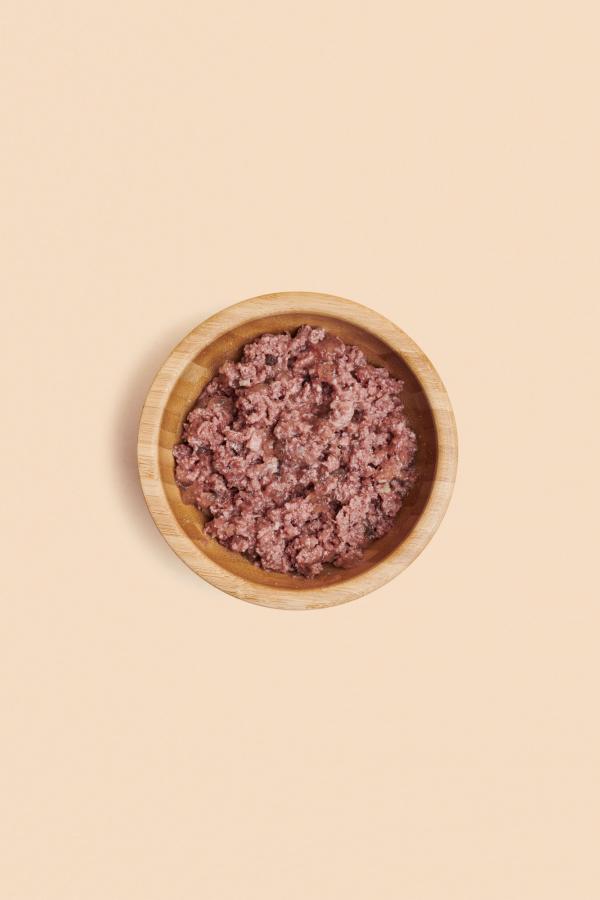 Contenuto pollame cibo umido per gatti