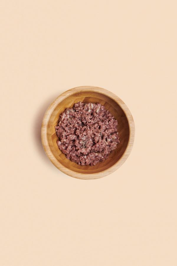 Contenuto cibo umido per gatti con carne di vitello